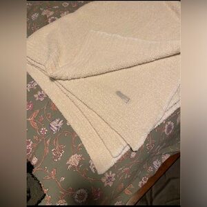 Barefoot dreams blanket